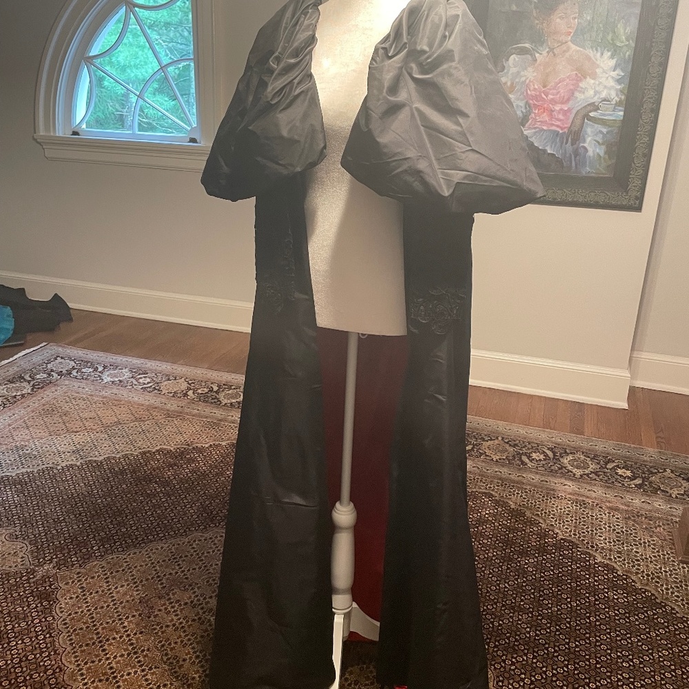 Luxury CAILAN'O DESIGNER SILK OPERA COAT (MATCHING DRESS IN ANOTHER LISTING)